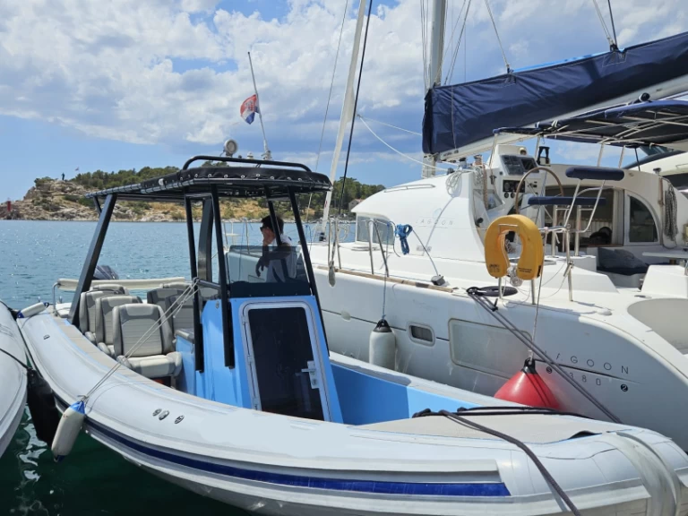 Semi-rigide à louer à Makarska au meilleur prix