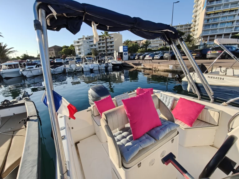 Location bateau Sainte-Maxime pas cher Stealth Mithos 