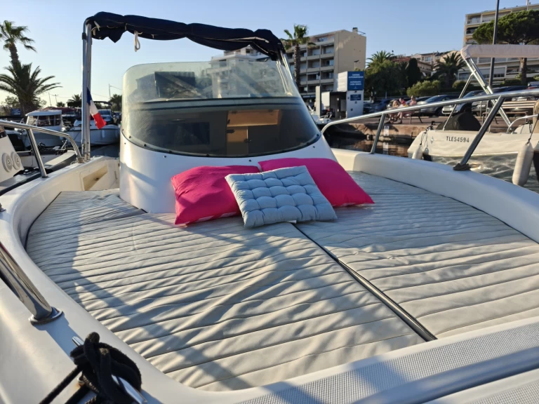 Location Bateau à moteur Tecnomariner avec permis