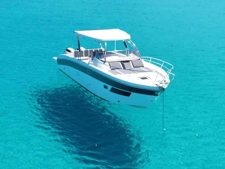 Louer Bateau à moteur avec ou sans skipper Saver à Porto Rotondo