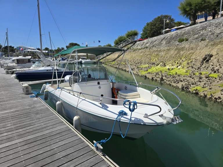 Location bateau Saint-Denis-d'Oléron pas cher Cap Camarat 625