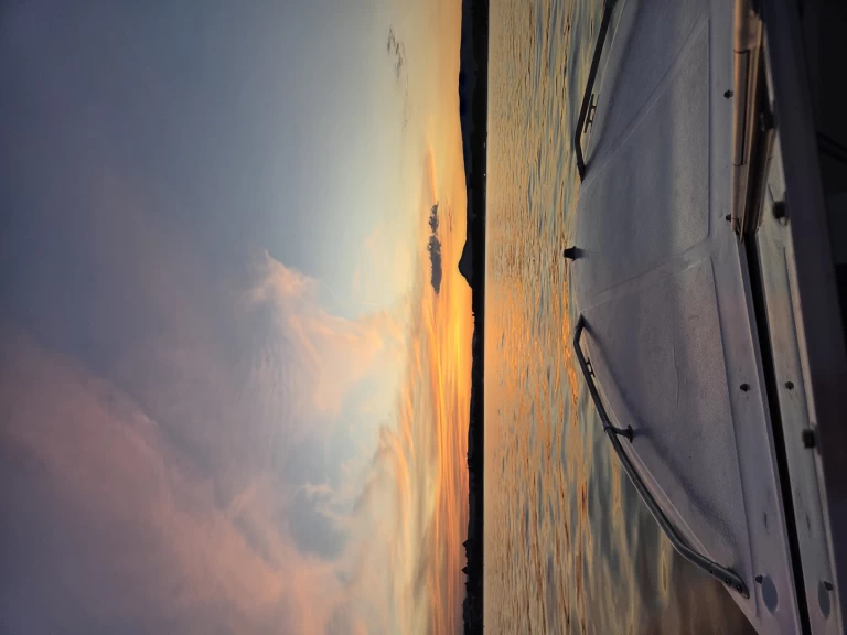 Bateau à moteur à louer à Annecy au meilleur prix