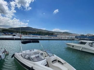 Stingray 180RX charter bareboat eller skeppad i Région de Tanger-Tétouan