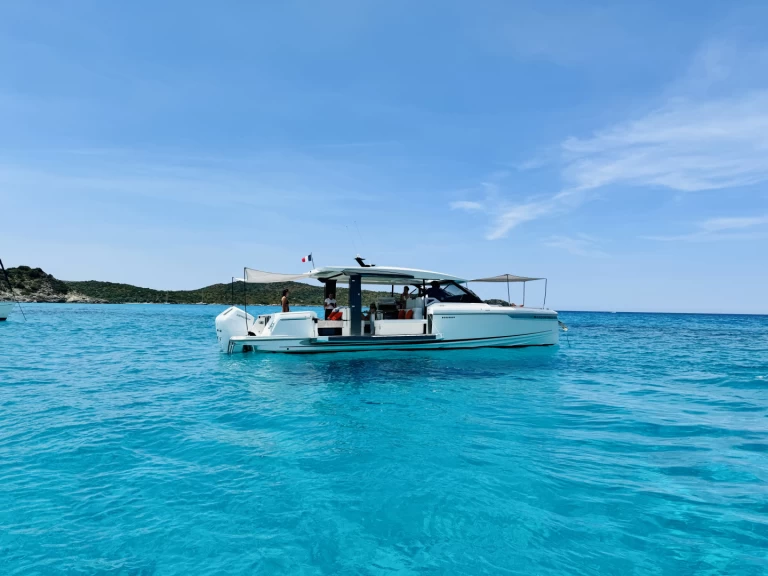 Location à Saint-Florent - Saxdor Saxdor 400 GTO sur SamBoat