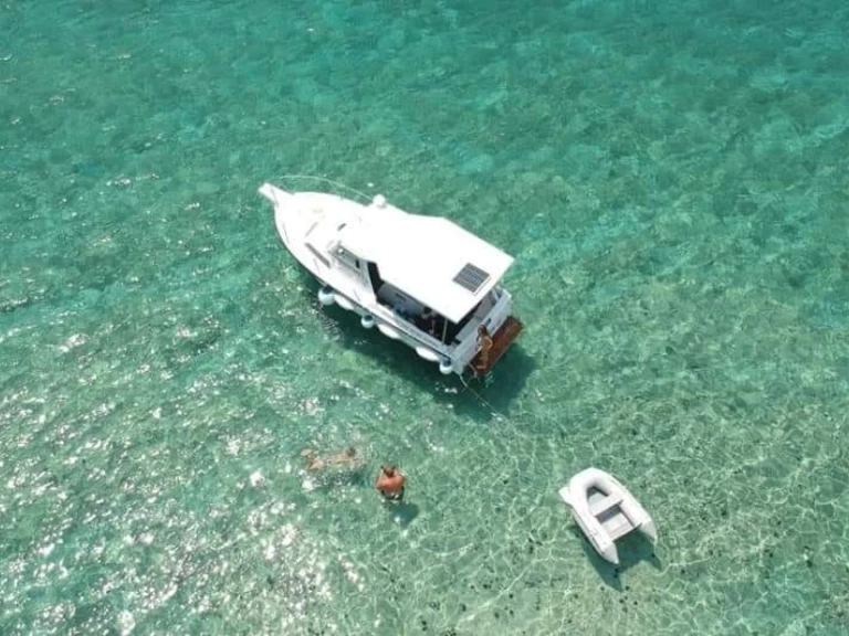 Location bateau Jeanneau Lamparo à Lumbarda sur Samboat