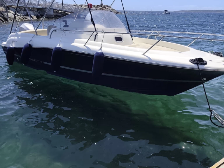 Jeanneau Cap Camarat 7.15 WA a louer à Les Issambres