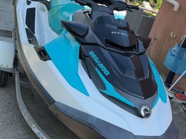 Location à La Londe-les-Maures - Sea-Doo GTX PRO sur SamBoat