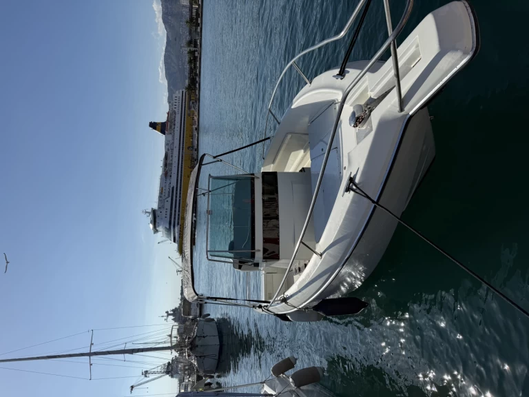 Location bateau Toulon pas cher Cap Camarat 695 WA