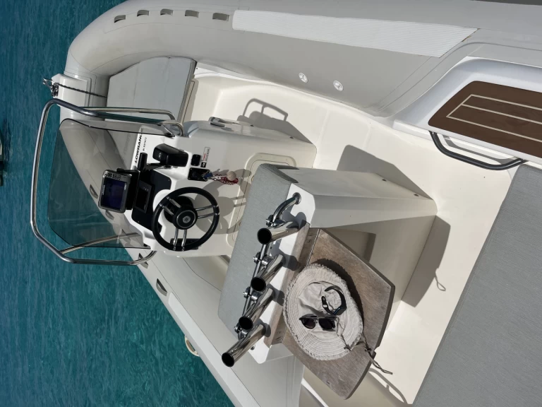 Location Semi-rigide Capelli avec permis