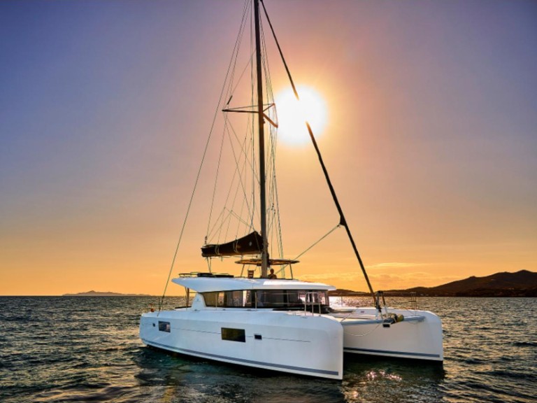 Louer Catamaran avec ou sans skipper Lagoon à Lávrio