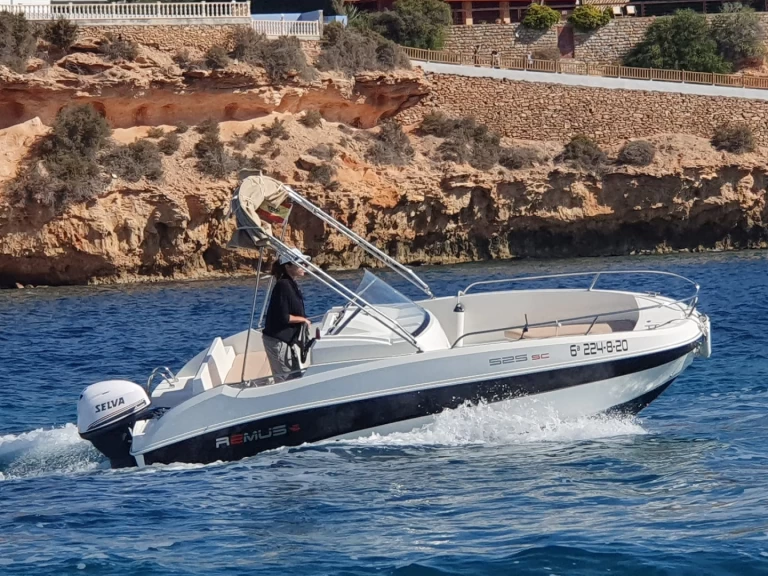 Louez un Remus Remus 550 open à Torrevieja