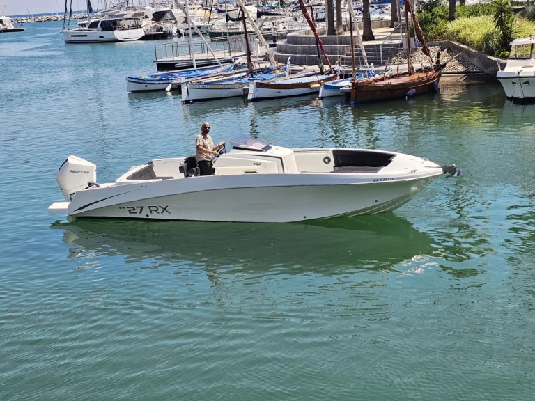 Louer Bateau à moteur avec ou sans skipper Pacific Craft à Port Fréjus
