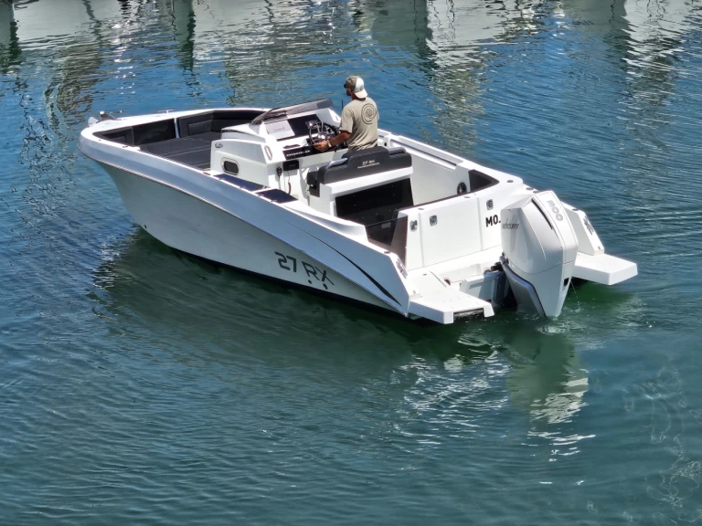 Bateau à moteur à louer à Port Fréjus au meilleur prix