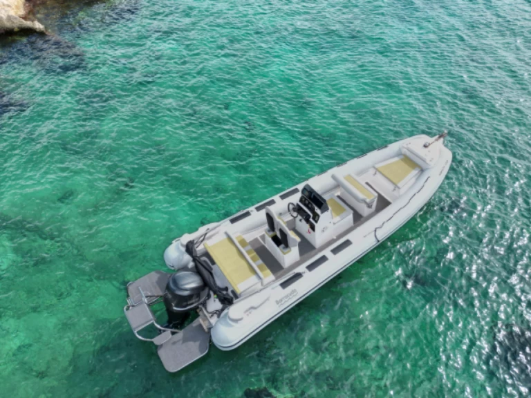 Location Bateau à moteur Barracuda avec permis