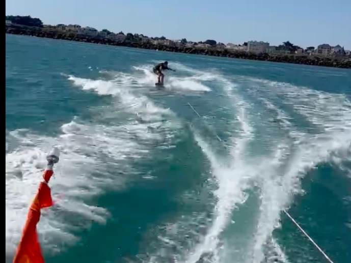 Louer Bateau à moteur avec ou sans skipper Jeanneau à Saint-Gilles-Croix-de-Vie