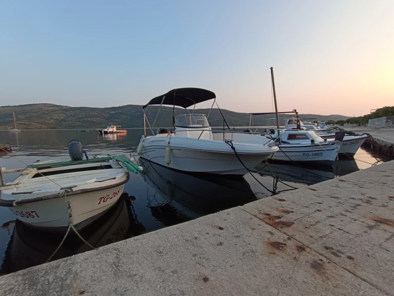 AM Yacht Prince 570 Open a louer à Poljica