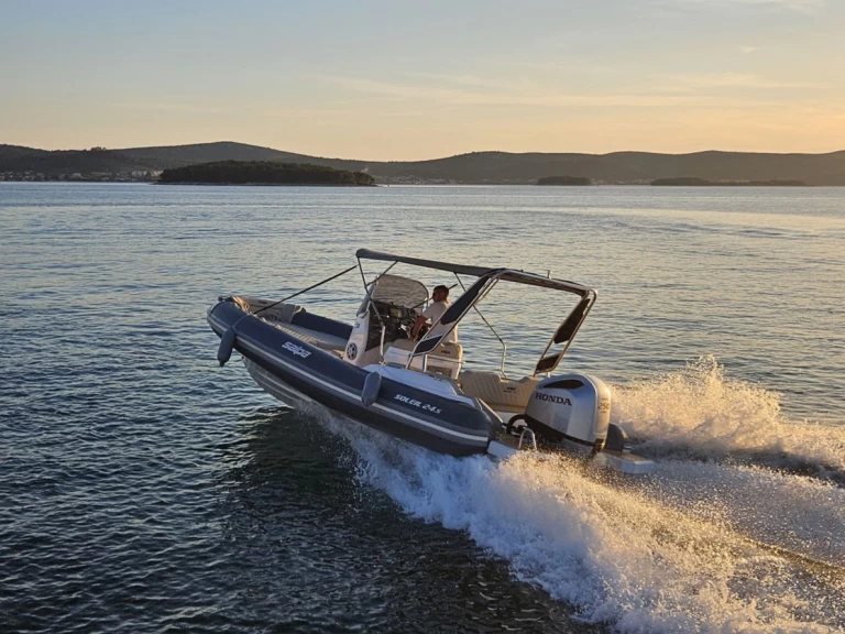 Location Semi-rigide Salpa avec permis