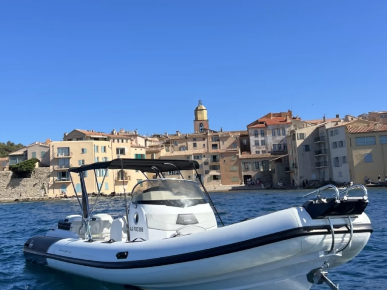 Louez un Ranieri Cayman 31 Sport Touring à Port Cogolin