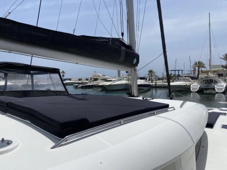 Catamaran à louer à Santa Eulària des Riu au meilleur prix