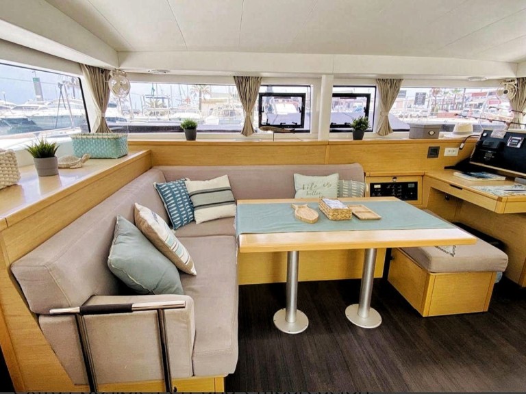Location Catamaran à Santa Eulària des Riu - Lagoon Lagoon 400 S2