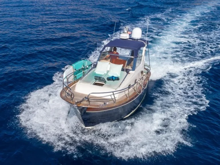 Location Bateau à moteur à Marina Aliki - Mimi Libeccio