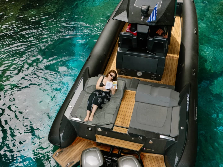 Semi-rigide à louer à Sifnos au meilleur prix