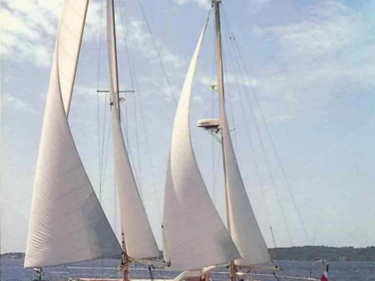 Location bateau Amel Maramu à Santa-Maria-Poggio sur Samboat