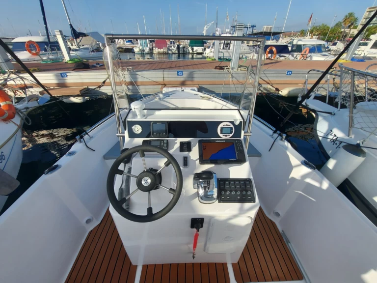 Louer Bateau à moteur avec ou sans skipper DAC MARINE à El Masnou