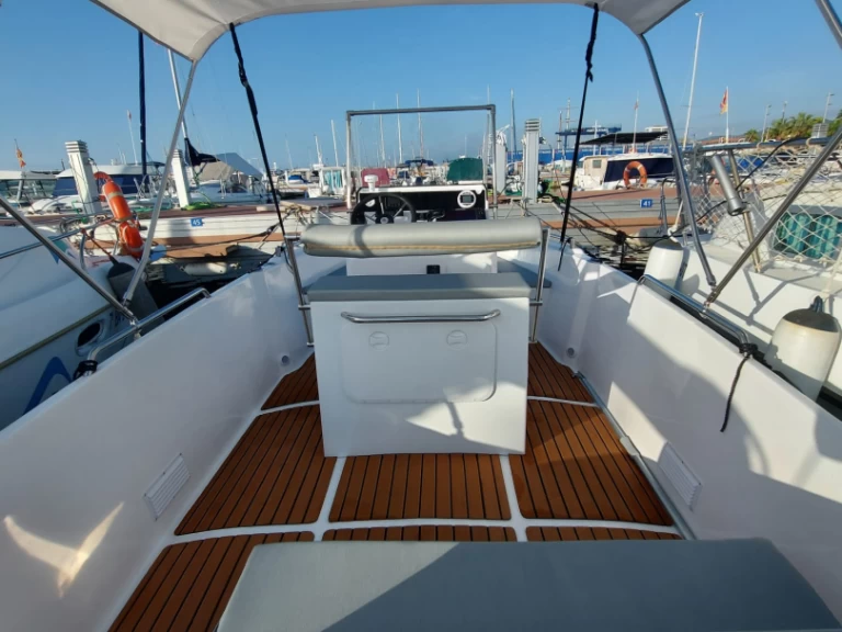 Location Bateau à moteur DAC MARINE avec permis