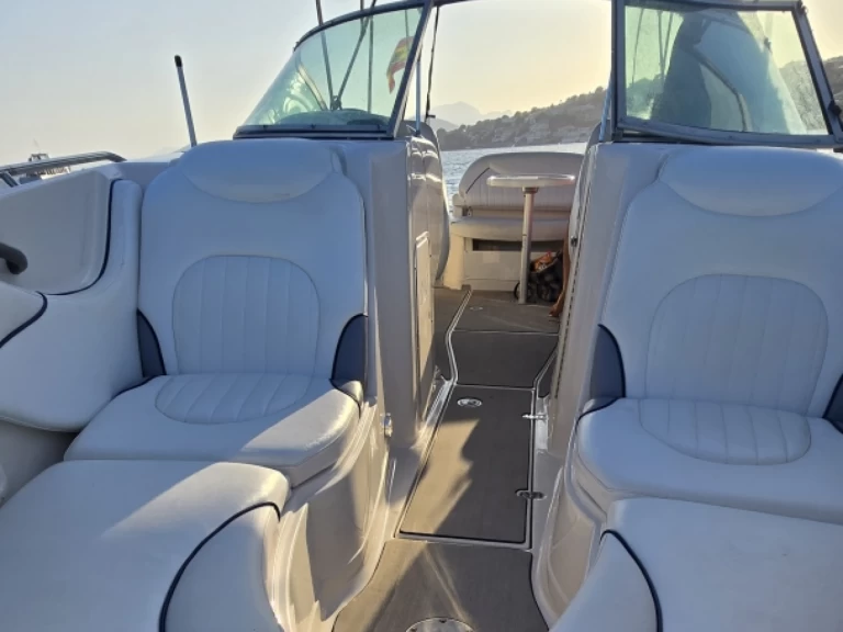 Location bateau Monterey Monterey 268SS à Port d'Alcudia sur Samboat