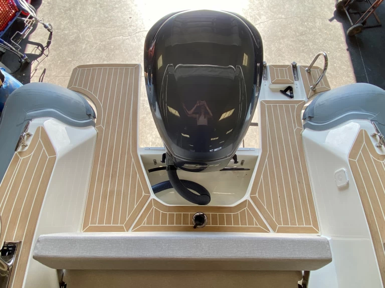 Location Semi-rigide Capelli avec permis