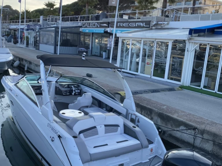 Location Bateau à moteur Four Winns avec permis