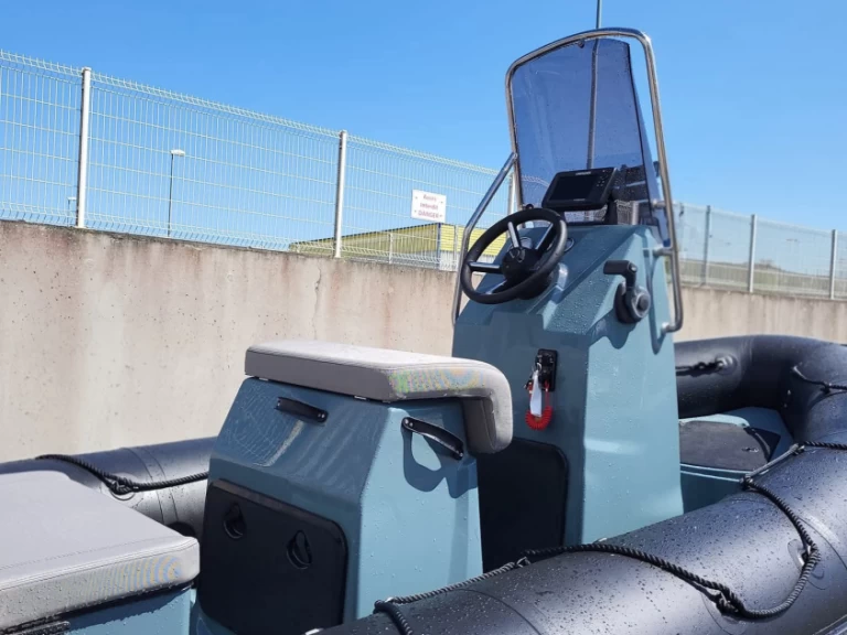 Location Semi-rigide à Les Sables-d'Olonne - Bombard Explorer 550