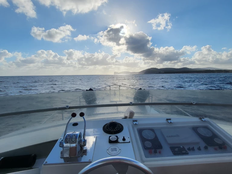 Ferretti Altura 40 a louer à Porto di Fertilia