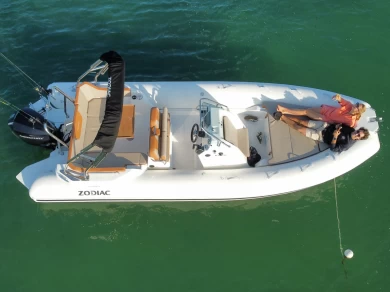 Charter a Zodiac Medline 6.8 in Arcachon on Samboat