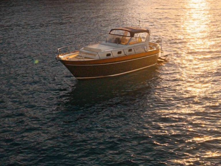 Louer Bateau à moteur avec ou sans skipper Apreamare à Monopoli