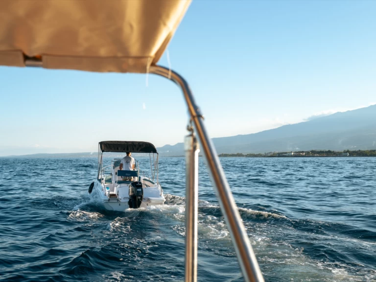 Louer Bateau à moteur avec ou sans skipper blumax 19 pro à Taormina