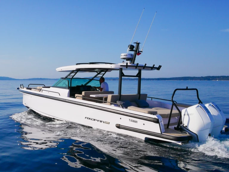 Location Bateau à moteur à Port du Lavandou - Axopar Axopar 37 Sun-Top