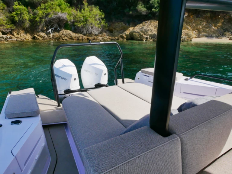 Location Bateau à moteur Axopar avec permis