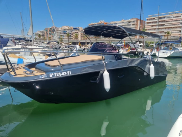 Louez un Moonday yacht 780 WA à Six-Fours-les-Plages