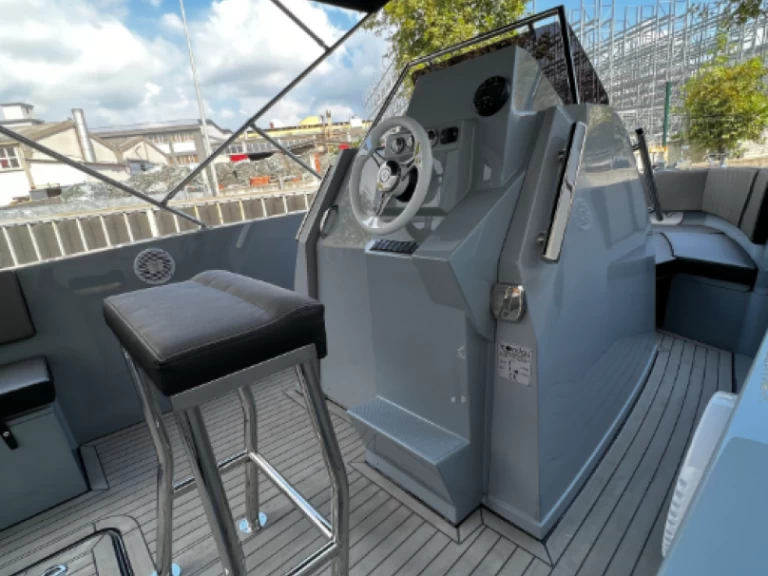 Bateau à moteur à louer à Six-Fours-les-Plages au meilleur prix