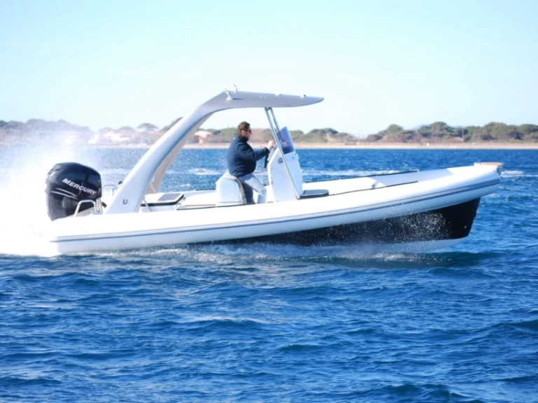 Location bateau Ufo U 69 CARBON à Six-Fours-les-Plages sur Samboat