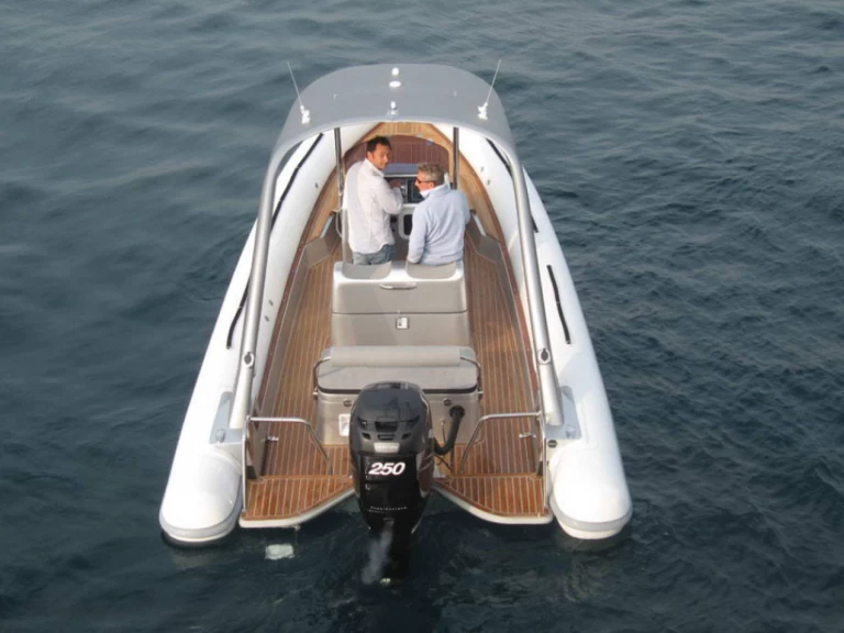 Ufo U 69 CARBON a louer à Six-Fours-les-Plages