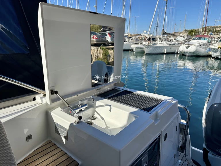 Louer Bateau à moteur avec ou sans skipper Bénéteau à Marseille