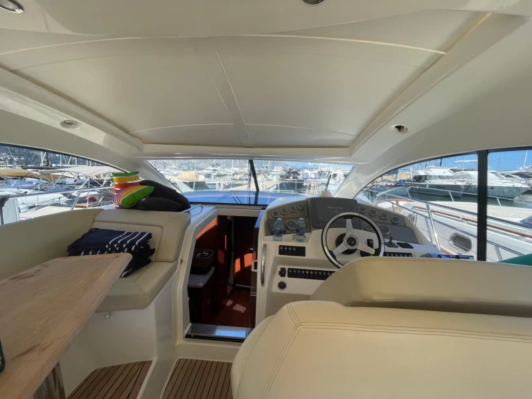 Location Bateau à moteur à Port de Saint Jean Cap Ferrat - Jeanneau Prestige 38 S