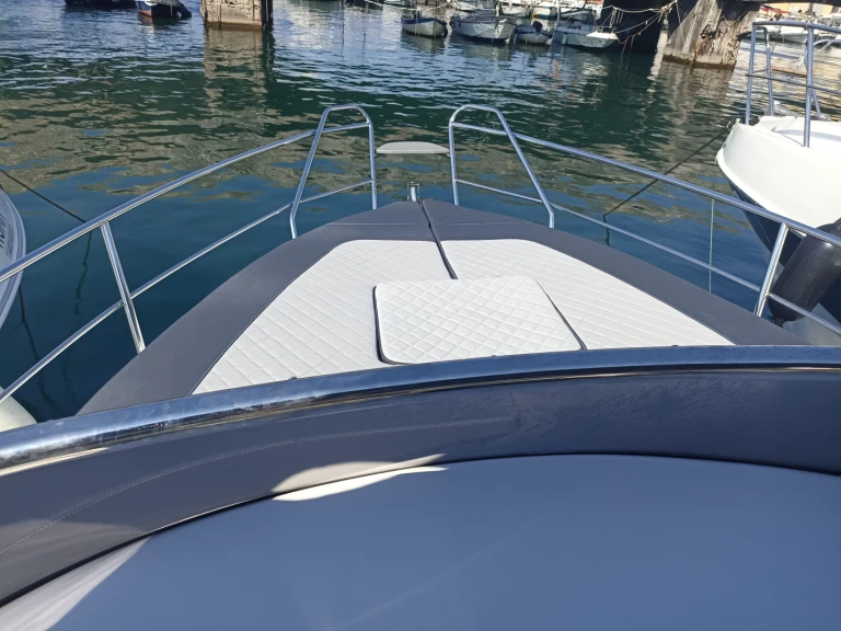 Bateau à moteur à louer à Castellammare di Stabia au meilleur prix