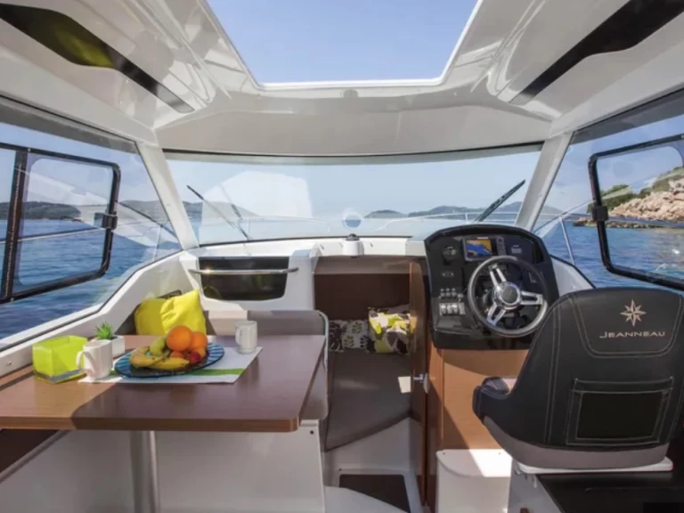 Location Bateau à moteur Jeanneau avec permis