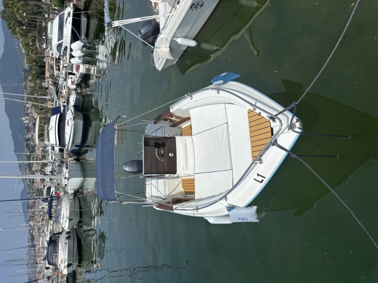 Location Bateau à moteur Mano Marine avec permis