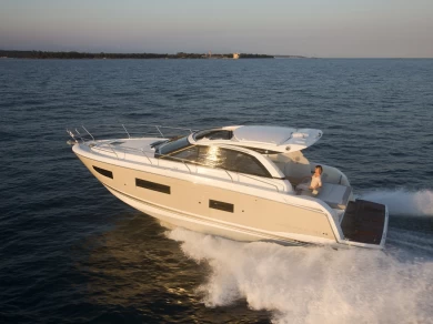 Noleggio Barca a motore a Pula – Jeanneau Leader 40