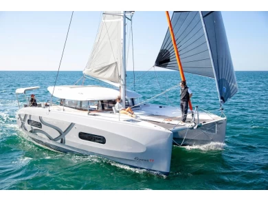 Alquiler de Catamarán, con o sin patrón Excess Ligia